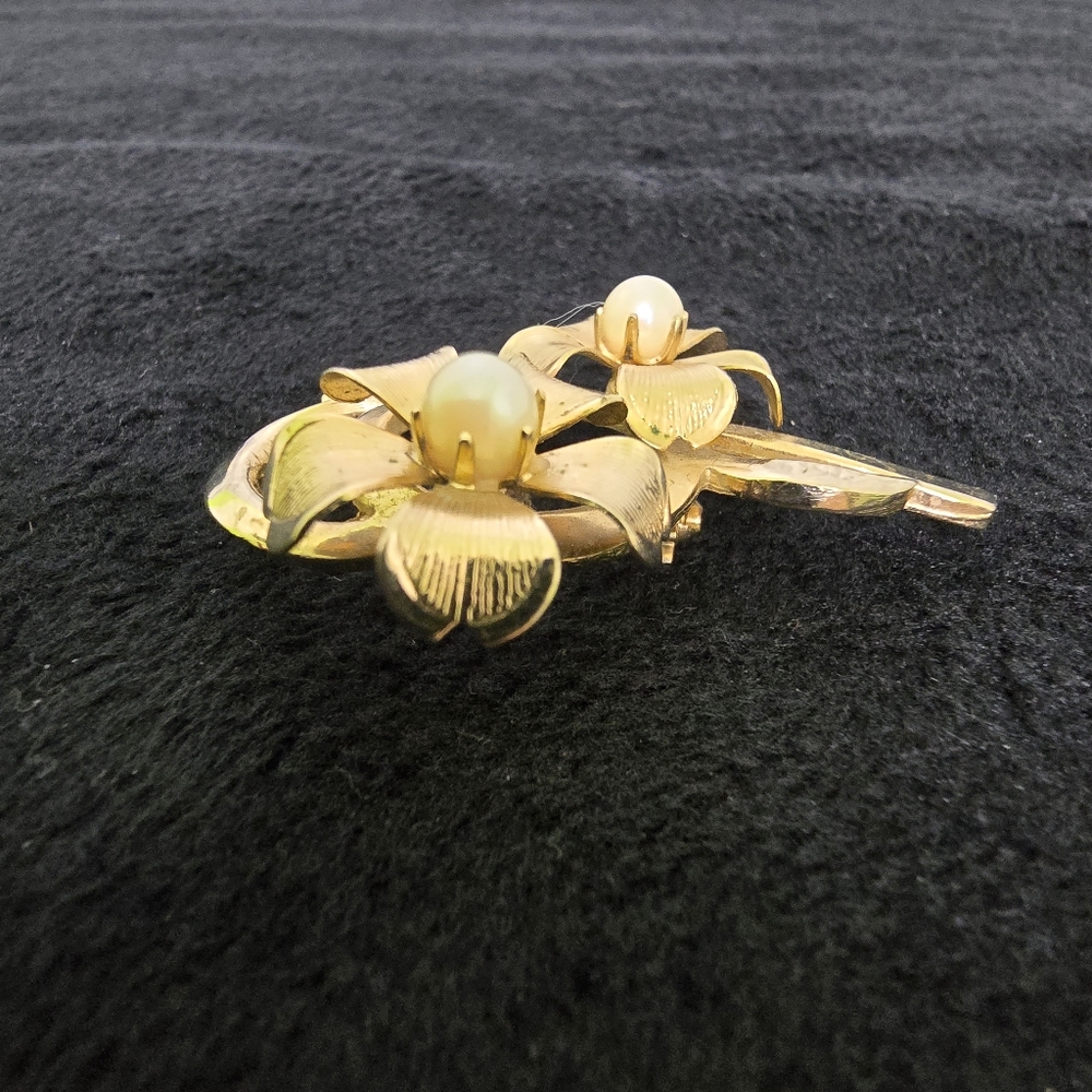 Brooks Flower Ribbon Pin - Picture 3 of 7